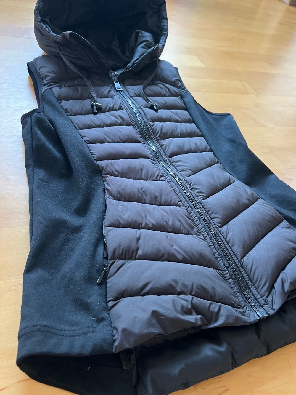 Bernardo Black Quilted Hooded Puffer Vest - Picture 9 of 9